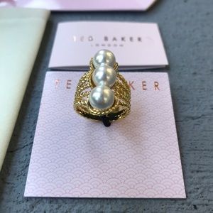 Ted Baker Triple Pearl Cluster Rope Twist Ring
